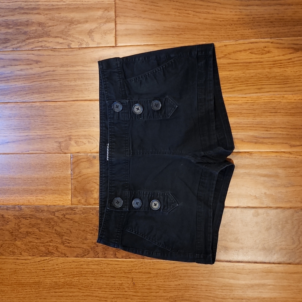 Express black short